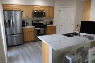 Photo #2: 2142167 Listing