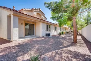 Photo #2: 2142181 Listing