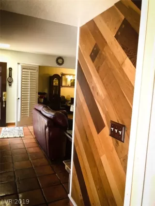 Photo #6: 2142225 Listing