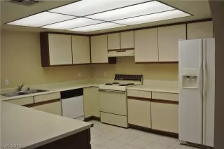 Photo #2: 2142261 Listing 
