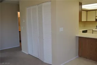 Photo #3: 2142261 Listing 