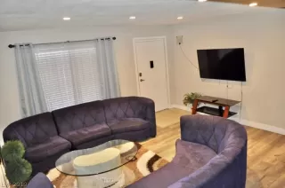 Photo #5: 2142316 Listing 