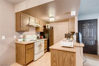 Photo #4: 2142334 Listing