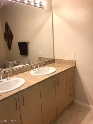 Photo #1: 2142337 Listing 