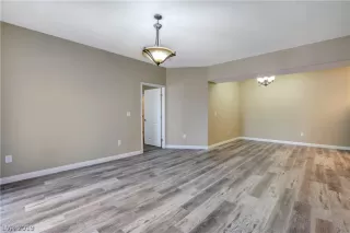 Photo #3: 2142338 Listing 