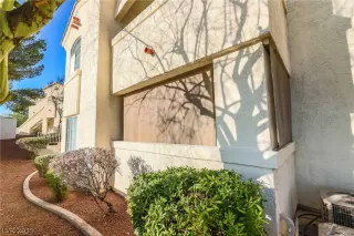 Photo #1: 2142447 Listing