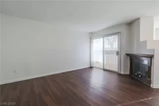 Photo #3: 2142447 Listing