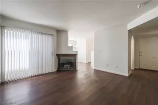 Photo #5: 2142447 Listing