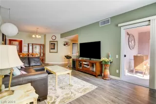 Photo #1: 2142482 Listing