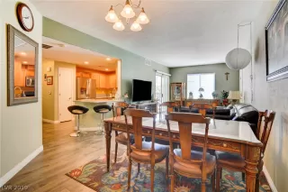 Photo #5: 2142482 Listing