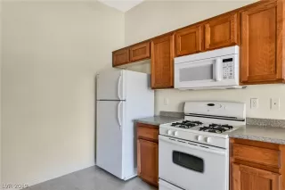 Photo #5: 2142498 Listing