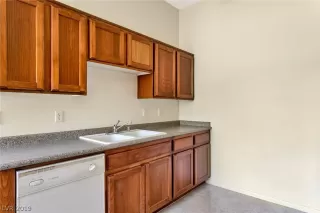 Photo #6: 2142498 Listing