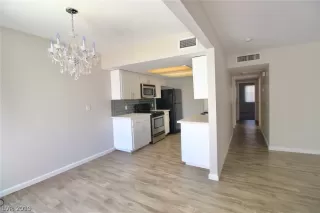 Photo #4: 2142517 Listing