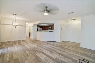 Photo #4: 2142527 Listing