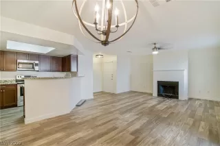 Photo #5: 2142527 Listing