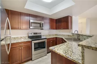 Photo #6: 2142527 Listing