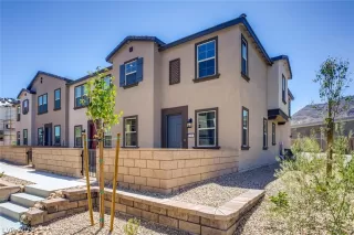 Photo #1: 2142563 Listing