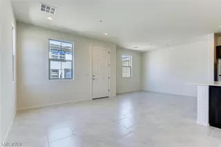 Photo #5: 2142563 Listing