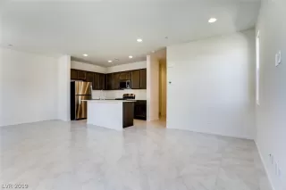 Photo #6: 2142563 Listing