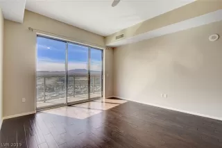 Photo #4: 2142573 Listing