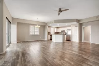 Photo #3: 2142583 Listing