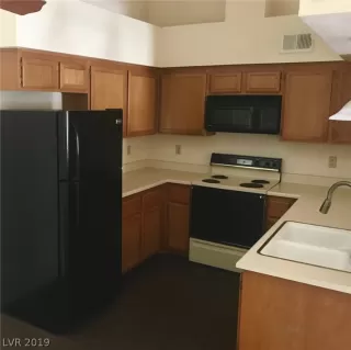 Photo #2: 2142622 Listing