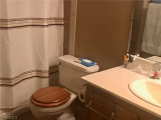 Photo #4: 2142622 Listing