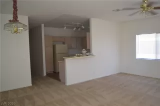 Photo #6: 2142692 Listing