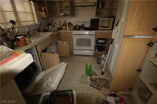 Photo #5: 2142694 Listing