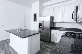 Photo #4: 2142704 Listing 