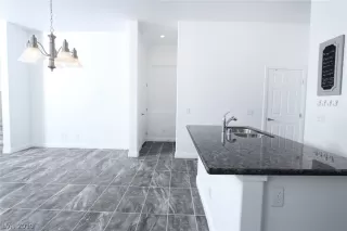 Photo #5: 2142704 Listing 