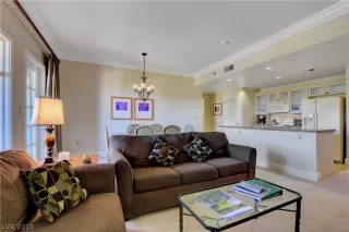 Photo #5: 2142710 Listing 