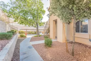 Photo #1: 2142837 Listing