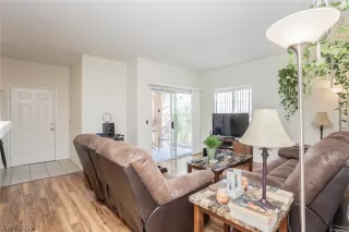 Photo #5: 2142837 Listing