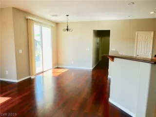 Photo #2: 2142843 Listing