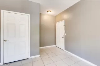 Photo #4: 2142844 Listing