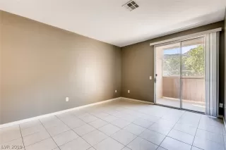 Photo #5: 2142844 Listing