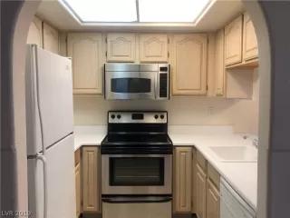 Photo #1: 2142864 Listing 