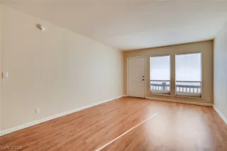 Photo #1: 2142903 Listing