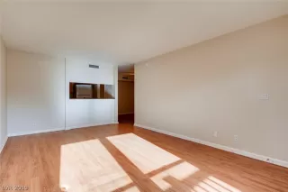 Photo #2: 2142903 Listing