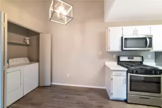 Photo #2: 2142910 Listing