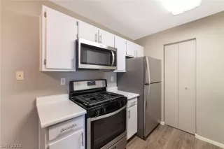 Photo #3: 2142910 Listing