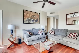 Photo #1: 2142971 Listing