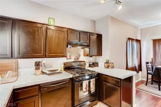 Photo #3: 2142971 Listing