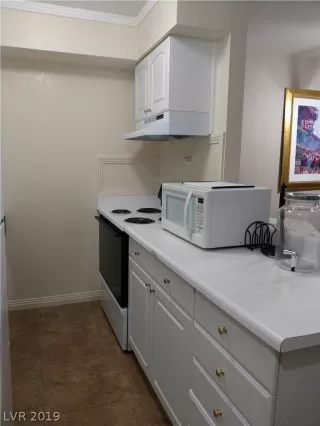 Photo #2: 2143038 Listing 