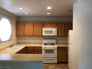 Photo #5: 2143089 Listing 