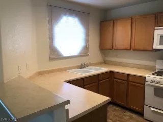 Photo #6: 2143089 Listing 