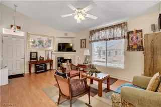 Photo #3: 2143112 Listing