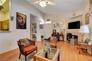 Photo #4: 2143112 Listing