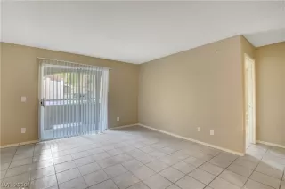 Photo #4: 2143120 Listing